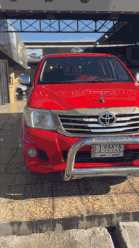 السياره بسمي كابون  كويتي  ماشيه  300 محرك مو مفتوح  صبغ بنص  شبر.  اثر صقوط بلوكه البوند بدون حادث. او. دواخل تواير جدد 
 طخم جديد 
رقم تلفوني ***********
سعر 190 ورقه
