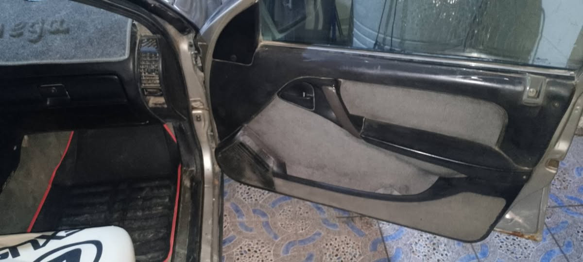 للبيع أوبل أوميكا صالون
موديل 92 لون شمباني 
محرك 2000 بلادي وكير اوتماتيك وأصلها تبريد 
سيارة جاهزة كهربائياتها كلها شغالة وسعرها ب36 وبيهة مجال شوية 
سنويتها لل27 شهر السادس يالله تنتهي 
للاستفسار الاتصال على الرقم *********** مكان السيارة الرمادي
