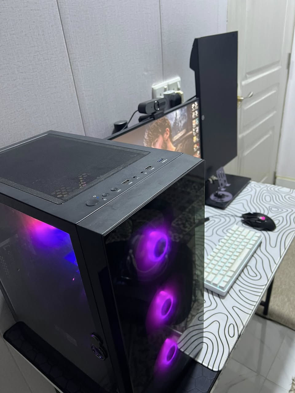 CPU: i5 12400F 
GPU: RX 6800 GIGARYTE GAMING 16GB
RAM: 16G DDR4 (2*8 GB) 3600 T-FORCE
MB: ASUS H610M-A D4 DUAL M.2
DEEP COOL: GAMMAX AG400 LED
POWER: 700W PF700
HARD: SSD NVMe 1TB LEXAR NM620 3500mb/s
CASE: GAMDIAS TALOS E2 ELITE

سعر مليون و ١٥٠ الف


**إذا كنت صاحب هذا الإعلان وتريد حذفه لأي سبب، رجاءا أرسل رسالة إلى الدعم الفني**