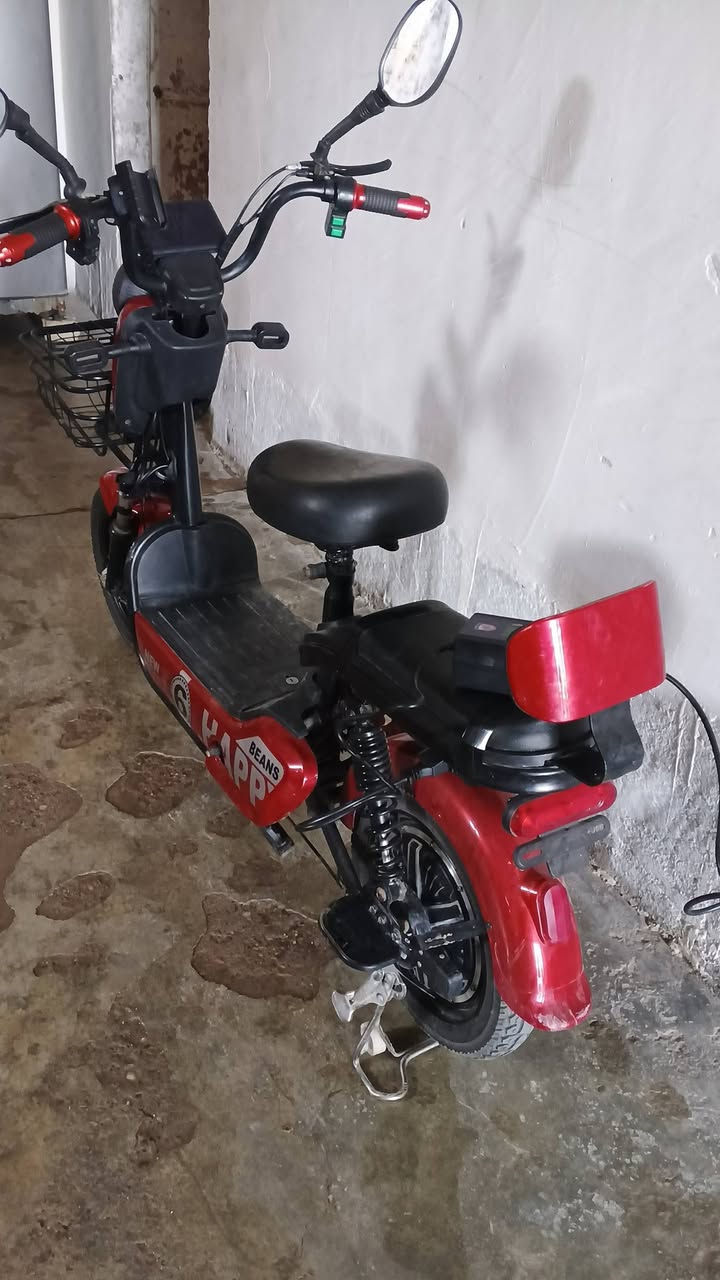 السلام عليكم بايسكل شحن للبيع السعر 250$ 2025 مستخدم شي قليل الاستفتار ***********
