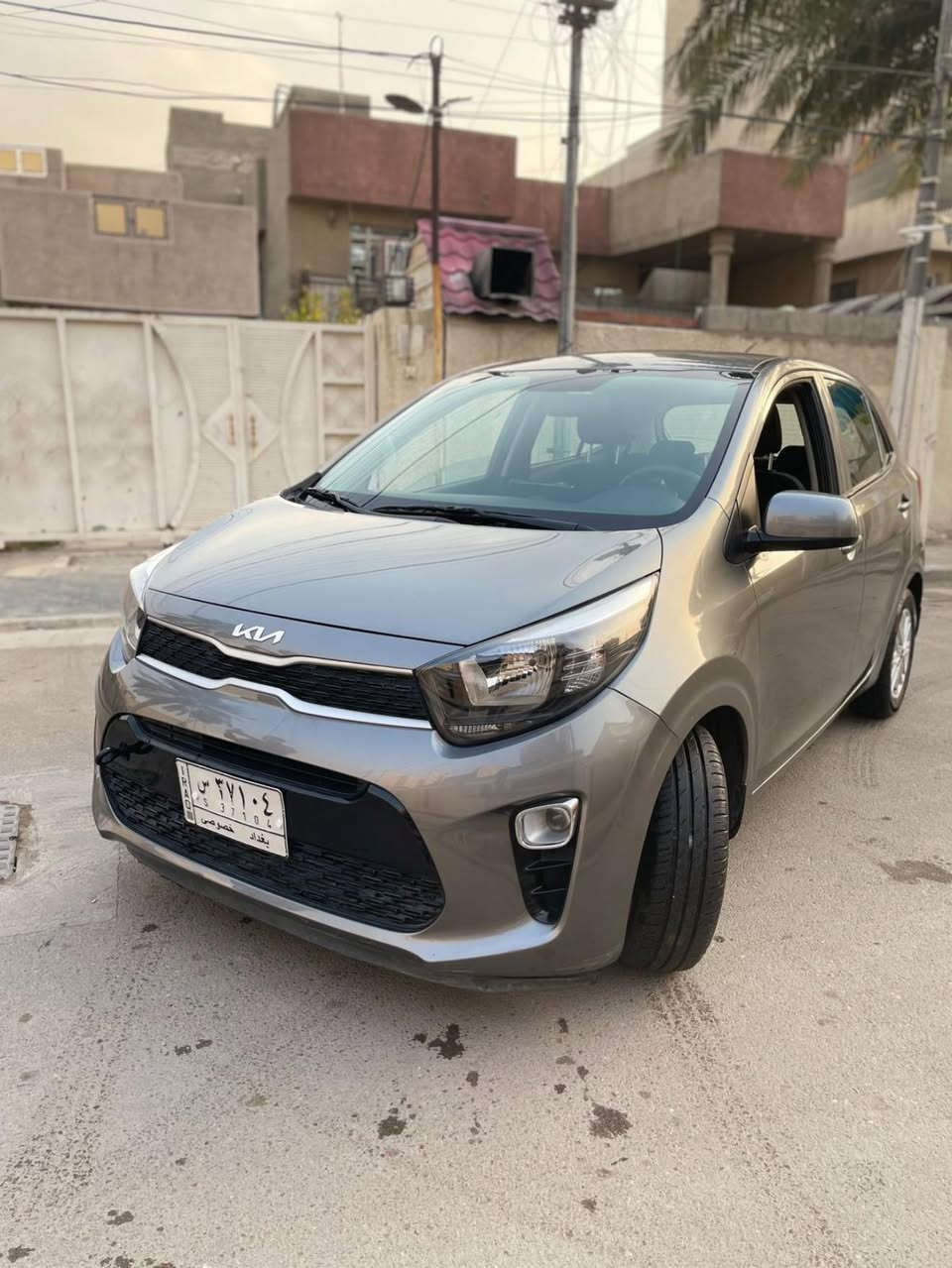 كيا بيكانتو 2023 ماشيه 780 كم فقط  سياره جديده جداً بيها شخطين بالدعاميه فقط السياره مكفوله من كلشي 
موجوده بغداد الدوره
السعر 13.500$ (135ورقه)
***********
