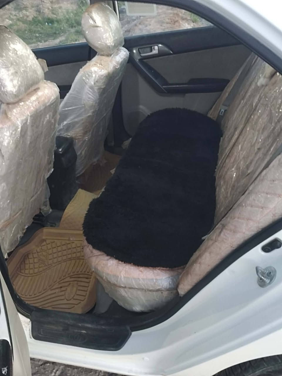 سلام عليكم سيراتو لبيع 2013 خليجي كفاله عامه رقم بغداد بسمي سنويه جديده مداور ثاني يوم سياره فوول مواصفات فتحه تحكم ستيرن شاير مري تخم تاير حداديه جديده سياره مال جناي مكان سياره الديوانيه الحمزه الشرقي مكلف بنشر رجاهن الامو شراي لا يتصل سعر خاص ***********
