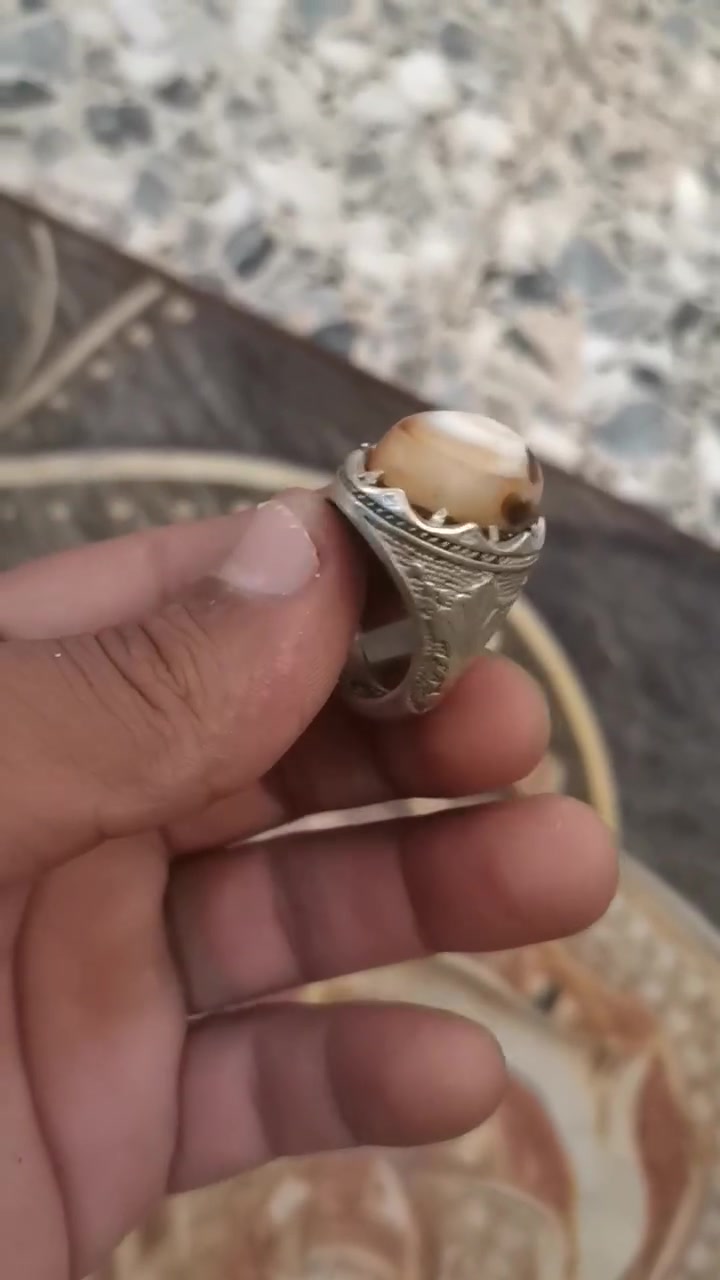 خاتم للبيع فضه اصلي ختم 925 ولحجر بقري دموي) سعرا ٥٠


**إذا كنت صاحب هذا الإعلان وتريد حذفه لأي سبب، رجاءا أرسل رسالة إلى الدعم الفني**