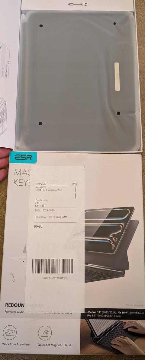 السلام عليكم
1.ESR ASCEND SERIES  for ipad pro 11 2024
2.ESR REBOUND SERIES for ipair air 11 ,Air 10.9 , pro 11
3.GUSGU 13 inch rotate magic keyboard 
4.SENGBIRCH Magic Keyboard for ipad pro 11 
5.FineWoven key ring Air tag 
6. Lonli iphone 15 plus كفر 
7. A2663 Battery for Apple Watch Series 7 41mm A2473 A2475 A2476 بطارية ساعة ابل
 السعر 100 الف مع التوصيل


**إذا كنت صاحب هذا الإعلان وتريد حذفه لأي سبب، رجاءا أرسل رسالة إلى الدعم الفني**