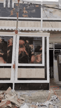 السلام عليكم 
يتوفر لدينا منزل للبيع مساحه ٥٠ +٧٠ متر 
طابق ونص 

للبيع (نقد) فقط

العنون . مدينة الصدر / الدسيم   مقابل قطاع ٣٩ بظهر اسواق جدو 

للاستفسار عبر الحساب او عبر مكتب دلالية الصدرين الواقع في (الدسيم فتحت الجوادر قطاع ٣٩ قرب السيطره ) او عبر الارقام التالية 

***********
***********
