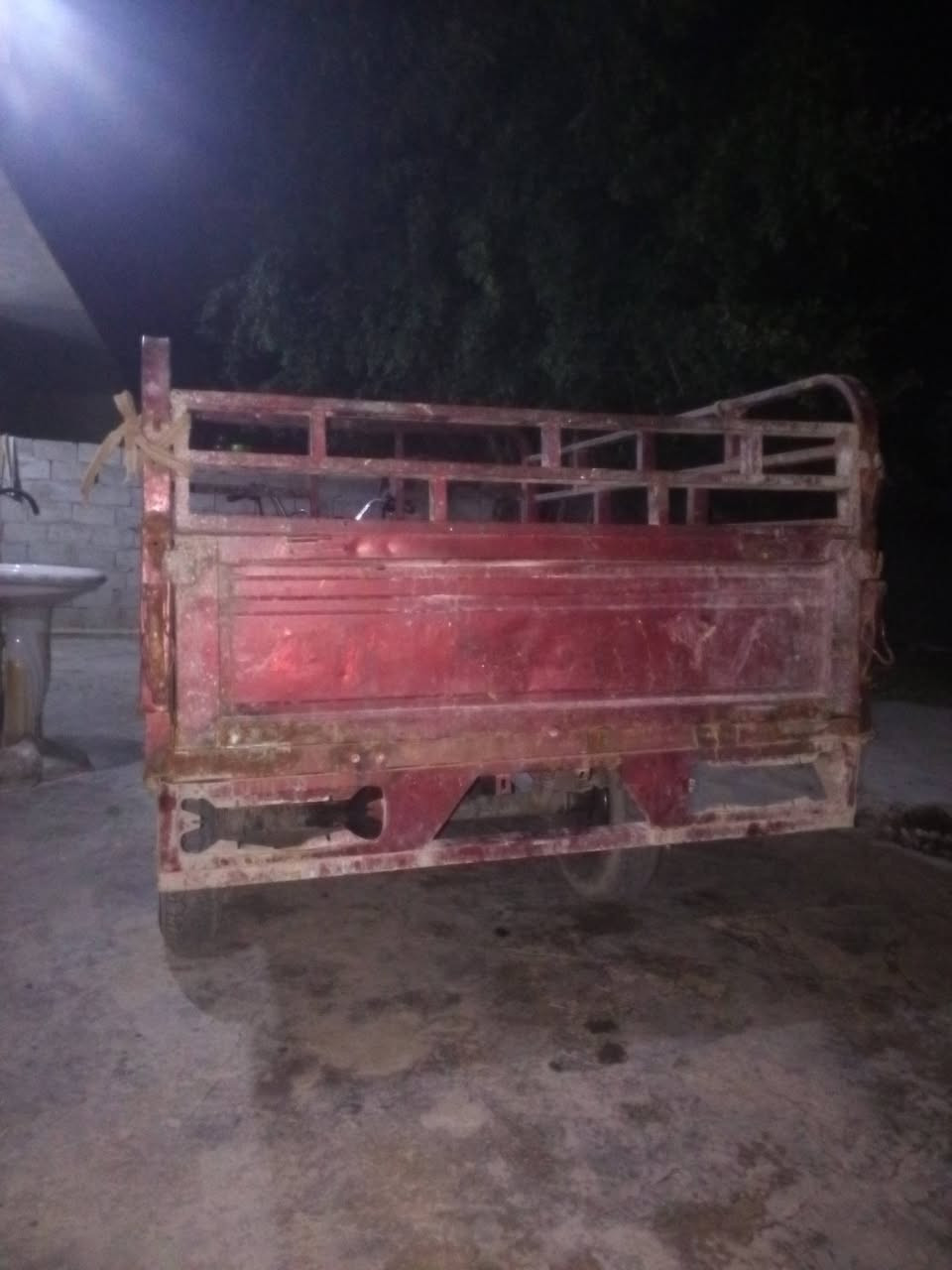 ستوته دايوان دبل محجر للبيع موديل 18محرك 25 جمره بلادي مامفتوح ولا ملعوب بي اكسل مقفل ستوته خير من الله مال شغل ونضيفه عوزه باتري فقط كله شغاله كهربائيات وعايزه ترتيبات بسيطه مع العلم مامغسوله ستوته بالواقع أحله وخير من الله شاصي وبدي ومحرك نضاف كلش شراي يخابرني مكاني واسط الحفريه شراي يتصل فقط *********** السعر 900 وبيه مجال بسيط
