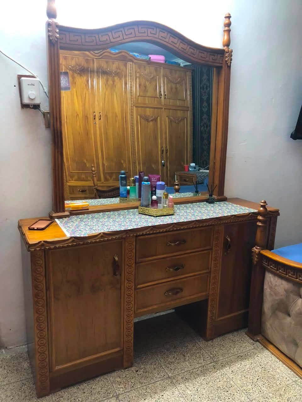 غرفة صاج جديدة مصارلها هواي ماخذها للبيع السعر مليون و٥٠٠ وبيها مجال ***********
الشعب
