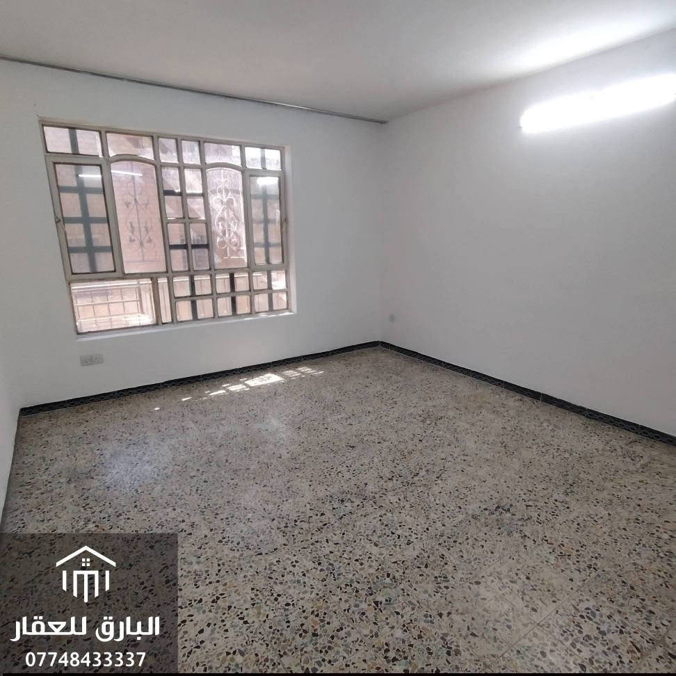 🔱 دار تجاري للإيجار في منطقة الكرادة 🔱

الموقع 📍 : الكرادة داخل - قرب مشفى عبد المجيد

⭕ المساحة : 200 م

⭕ الواجهة : 8 م

⭕ عرض الشارع 12 متر 

⭕ الدار مكون : من طابقين يؤجر الدار كامل او طابق واحد 

يحتوي على : 

⭕ الارضي : يحتوي على مدخلين 
كراج يتسع لسيارتين - صالة - مطبخ - حولي - 2 غرف نوم - حمام كبير - منور 

⭕ الاول :
 يحتوي على درج داخلي + خارجي + كراج سيارة
صالة - مطبخ مفتوح على الصالة - حمام مشترك - 2 غرف نوم 

🛑 يصلح ( سكن عوائل - للشركات - وكالة تجارية - مكاتب ) 

⭕ طريقة الدفع : سنوياً
       
⭕ للإستفسار : ( الواتساب متاح ) 📱

*********** 

⚠️” تحذير : هذا العرض قد يختفي قبل أن تقرر !“

🟢 نستقبل جميع العروض و الطلبات العقارية 🟢

عنوان المكتب📍: بغداد - الكرادة داخل - قرب مطعم الصبايا - فرع مدرسة لبنان ( موقعنا مثبّت على Waze , Google maps ) 

#البارق_للعقار بغداد, العراق
