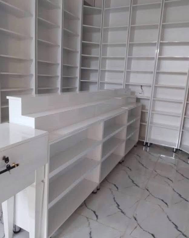 ***********. ابو حسن للديكور مستعدون تجهيز جميع المحلات التجارية وعمل ديكورات رفوف محلات الموبايل صيدليات كوزمتك عطاريات وبأنسب الأسعار كرستة وعمل مع التوصيل العنوان بغداد حي القاهرة قرب جامعة الإمام الصادق او قرب جسر البنوك التواصل واتساب وارسل صورة الموديل المطلوب
