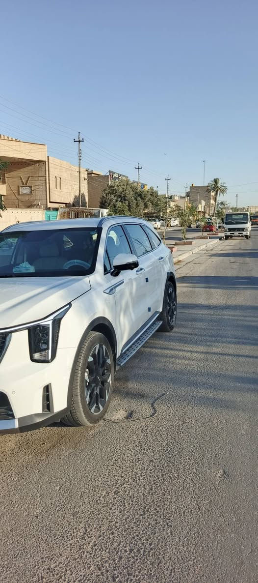 كيا سورنتو فول واحد على واحد ماعدا بانو راما 
موديل 2025 رقم اربيل ماشيه 5000km
كشنات جلد
تدفى وتبريد
خزن كشنات 
كاميرات محيطية
حساسات
صندوك كهربائي
ويل حجم 20
تقديم بلرموت
تشغيل عن بعد
كير موس
محرك 6سلندر
داد شوب
مودات قياده
دوسه صعود
7راكب
ضمان شركه 
السياره بيها رصعه باشم البنيد ومعدله بارد بدون صبغ
رجع سياره عليها وهيا واكفه
تعديل 1/1
الاتصال ***********
السعر 4800000 مليون
