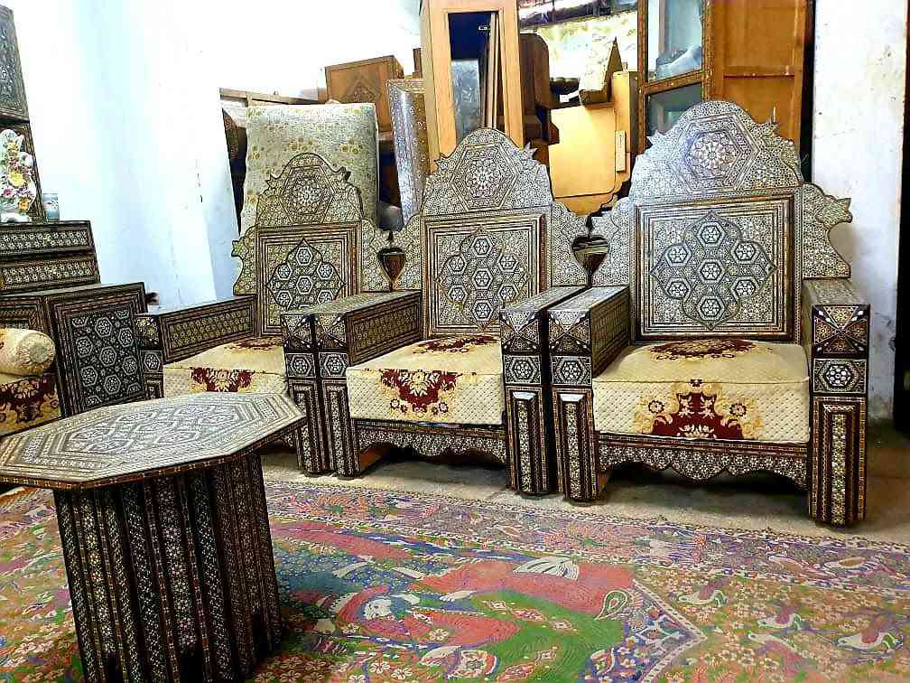 الطقم الملكي #السعر1750$
يا جبار يارب للبيع_طقم_ملكي موزاييك وصدف بحري طبيعي موزاييك اصلي شغل ملوكي من افخم انواع الطقوم والشرقيات العدد ست كنبايات مفارد ملكيات وديوان ملكي وطاولة نص كبيرة للتواصل 0935710355 #سوريا_دمشق


**إذا كنت صاحب هذا الإعلان وتريد حذفه لأي سبب، رجاءا أرسل رسالة إلى الدعم الفني**