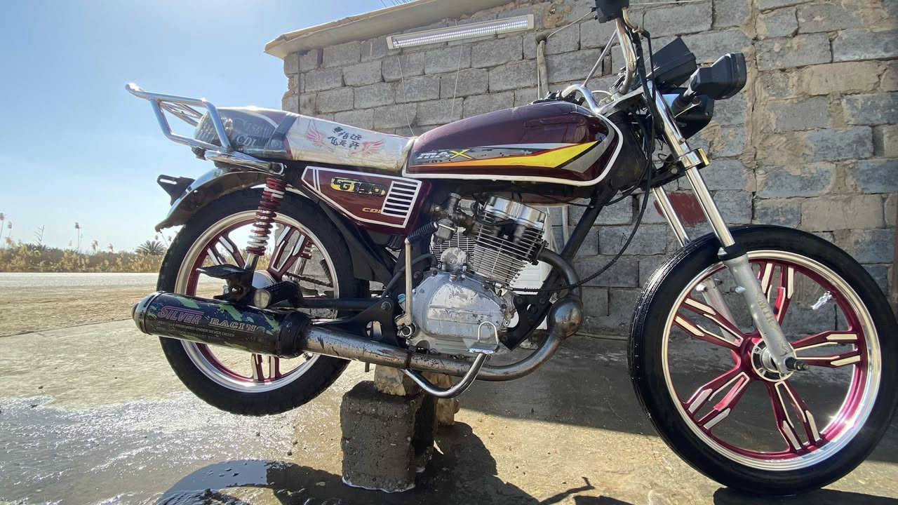 دراجه موديل 21 نظافه خير من الله كهربائيات فول بس تحتاج شويه ترتيب محرك شلعه ومعدل السعر خاص شراي اتصل او ادخل خاص مو شراي اعبر المنشور ***********
