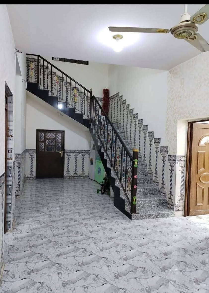 يُعلن مكتب المهيب للعقار والبناء عن توفر:

🏠 بيت للبيع – جاهز للسكن

🔹 المواصفات:

3 غرف نوم + غرفة طفل

صالتان واسعتان

استقبال مميز
كندور 

هول مريح

مطبخ عصري

مجمع صحي متكامل

✨ البيت يتميز بمساحة رحبة وتصميم عملي يناسب العائلة.

1250م² المساحه الكلية منها 400م²طابو صرف 

📍 الموقع: [الرمادي ناحية اليرموك زنكوره قرب مجمع أبو قيس التجاري/جامع الجهاد]

☎️ للاستفسار والمعاينة: [***********]
او زيارة مكتب المهيب للعقار والبناء (الأنبار ، الرمادي، ناحية اليرموك زنكوره، مقابل مجمع أبو قيس التجاري) 
نستقبل كافة العروض العقارية والتجارية 
مكتب المهيب للعقار والبناء – خبرة وموثوقية في خدمتكم
