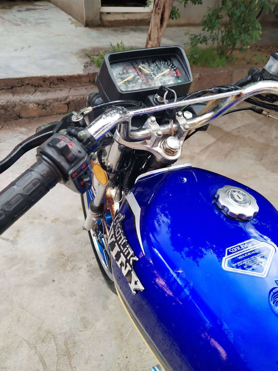 السلام عليكم
موطور للبيع سافان موديل 2022

نضافه فول محرك مفتوح

كهربائيات كله شغاله بريكات

تايرات جديد

5 كير سلف

السعر 475

شراي اتصل ***********
