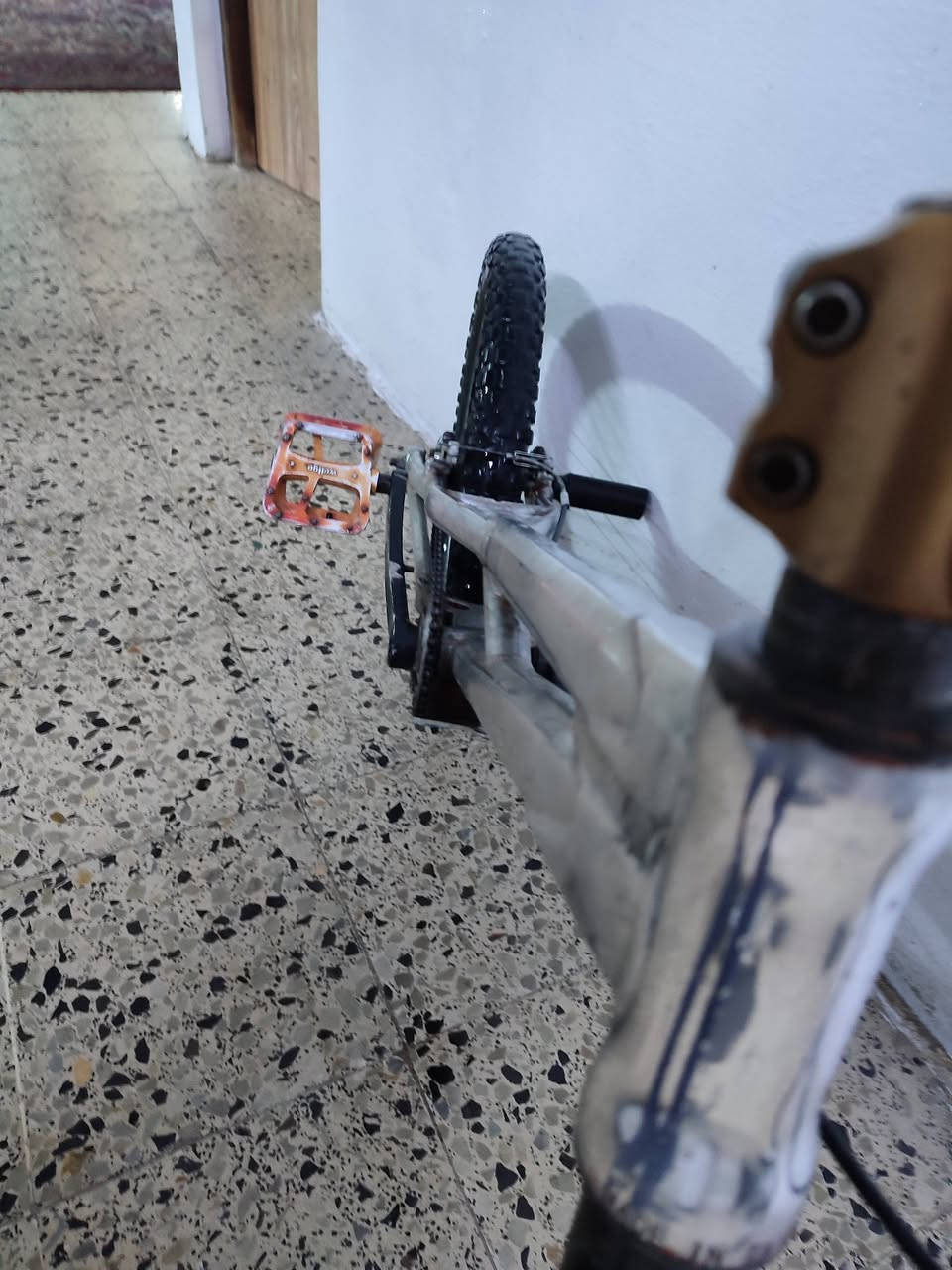 دراجه هوائيه ماركه هيوا ١٢٥ بيها مجال قليل ***********
