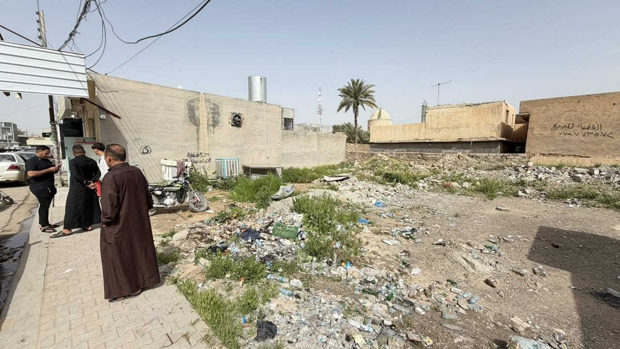 ( قطعة ارض للبيع ) 🚧
مقابل باب طوارئ مستشفى بيجي وجه بوجه القطعة مساحتها 300 متر 
وبيها محل
نزال ٢٠ - وجه ١٥

للأستفسار على الرقم : ***********
او على الخاص
