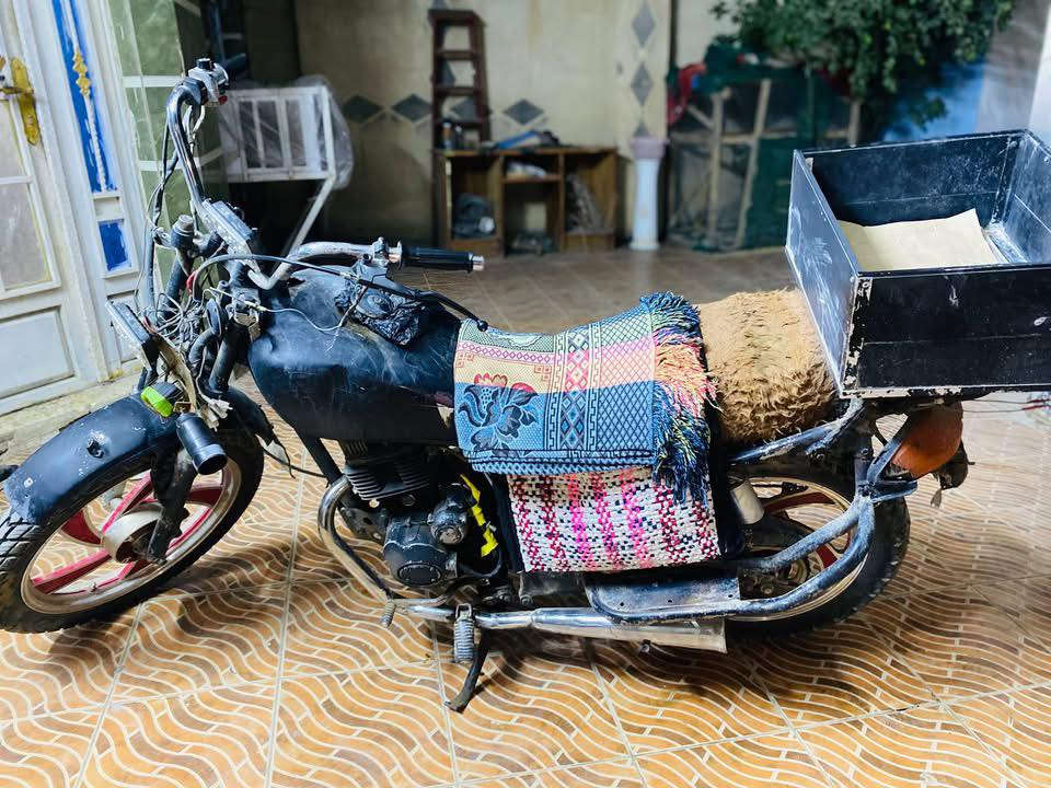 السلام عليكم ….جونده للبيع كلك كلك دراجه مكينته خير من الله خرسه كهربائيات كله شغاله سلف نگره   
بيه زوج تاير +زوج اوياله جدد 
دبلات الخلفيه زوج جدد 
ضفيره جديده 
باتري جديد 
سعره 250وبيه مجال بسيط للشراي 
مكاني بابل المسيب السده الهنديه 
***********بي واتس آب
