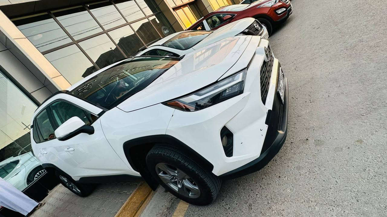 #للبيع
تويوتا رف فور XLE وارد أمريكي رقم سليمانية بأسمي شرط التحويل ماشية 52 ألف ميل ضرر جاملغ خلفي و قليل من قبق الصندوك بدون دواخل 

* بصمة تشغيل 
* ⁠سلايت 
* ⁠جنطة كهرباء
* ⁠كشنات مخمل وكشن السائق كهرباء
* ⁠فور ويل 
* ⁠وضعيات قيادة
* ⁠رادار امامي وخلفي
* ⁠نقاط عمياء
* ⁠أضائات LED
* ⁠كاميرا خلفية دوارة
* ⁠حساسات وخلفية 

السعر ٢٤٠ وبيها مجال مكان السيارة بيجي البوطعمه 
الرقم ***********
