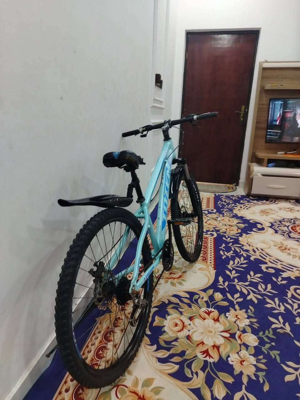 سلام عليكم بايسكل للبيع حجم 26
البايسكل كامل ما ناقصه شي
دبلات شغاله
بريك جديد وكامل
تايرات جدد
السعر ب55

الهاتف ***********

