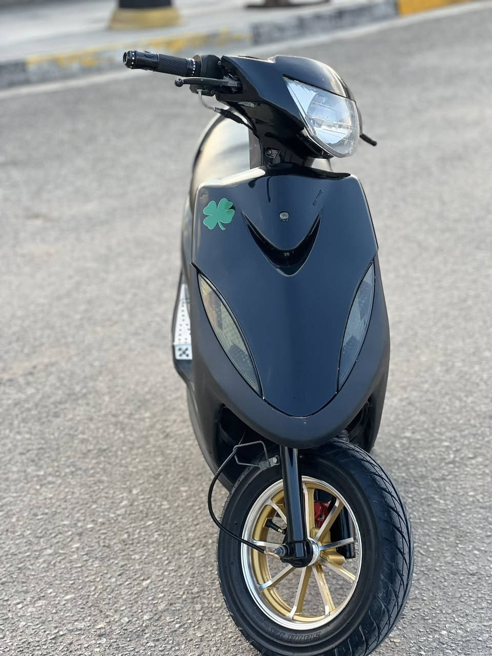 سلام عليكم دراجة ماكس لبيع دراجه كلش حلوه مكينه ٥٥مفتوح مفتوح دراجه شلعه ومعدل كلجات تبليو تصال *********** بس شراي لا تشلع كلبي
