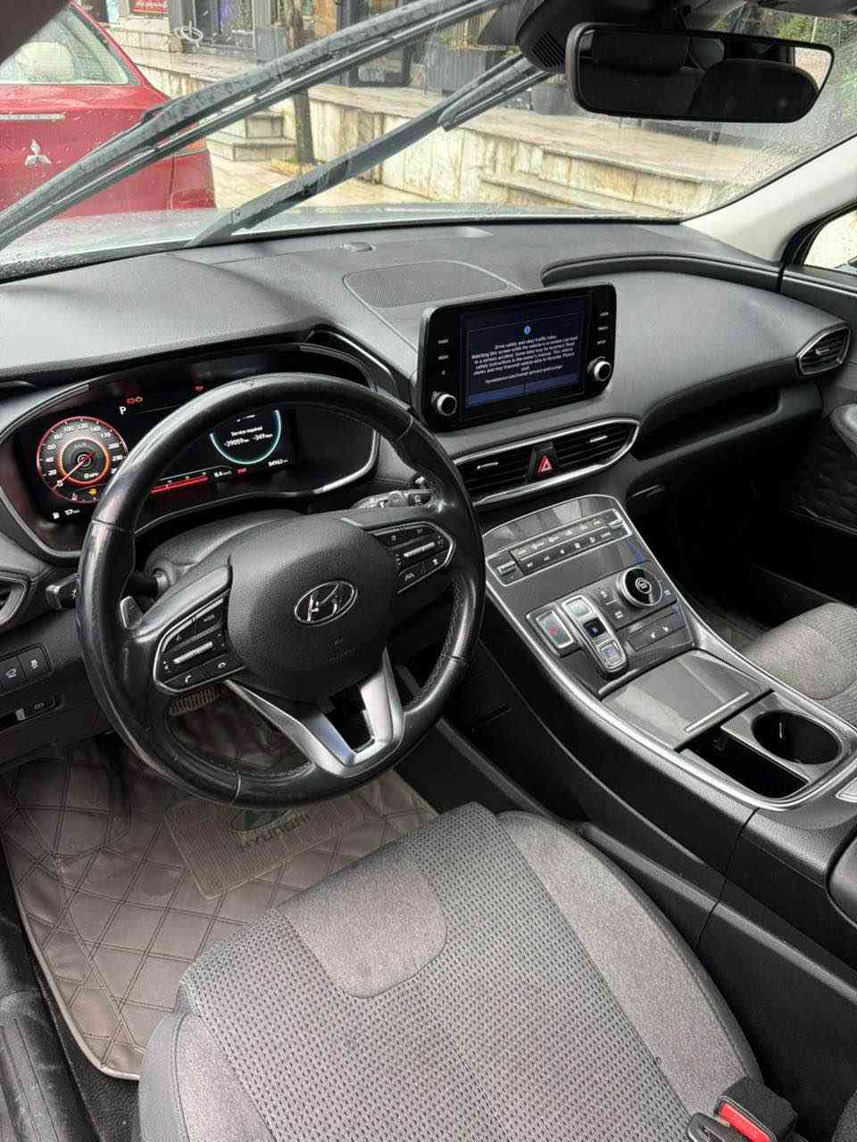 هۆندای سەنتافی ٢٠٢١ فول مواسەفات بەس پانۆراما نییە مەکینەی ٢٠  ە ٨٩ هەزار کم رۆشتووە جامنتای پشتەوەی بۆیاخە بێ ئێرباگ و ناووە  پەلە کارتەکی هەیە و لەگەل پیدیارێکی بچوک گێر و مەکینەو تەقەو رەقەی بەشەرت  هیچی نەکراوەتەوە نرخی ١٩٥ وەرەقەو کەمێک مەجال سەنەوی تا ٢٠٣٠ نوێیە سەنەو پلاستیکە 
*********** سوران, أربيل
