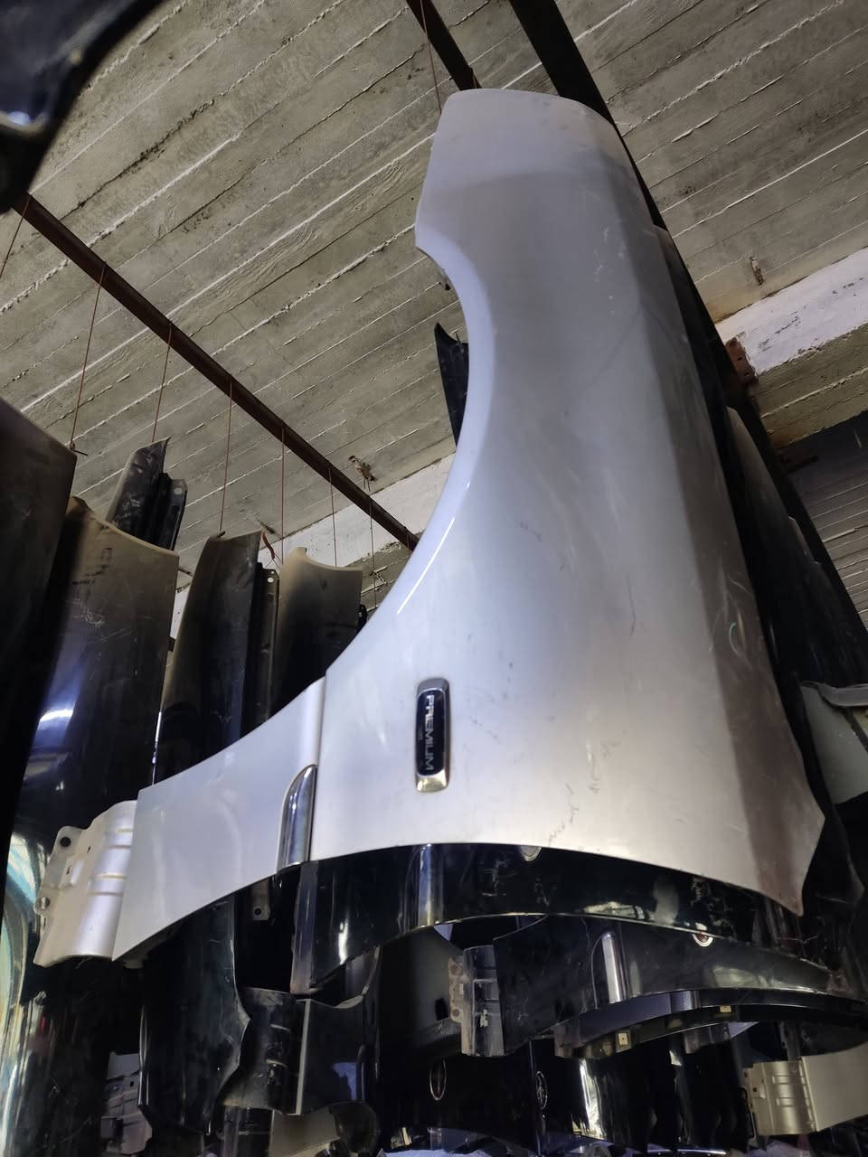 السلام عليكم
 جاملغ كيه اوبرص لون ابيض سلفر اسود 
من موديل من 7 الى 9
 سعر زوج 100 
مصطفى  ***********
