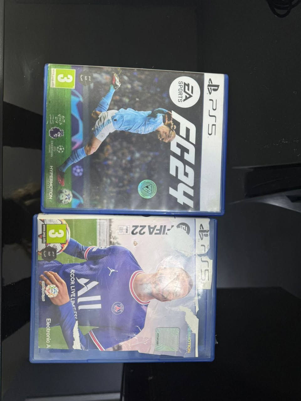 السلام عليكم 
PS5 للبيع 
وياه جوستك الاصلية ، قرص فيفا 22 مجانية
وجوستك ثاني اصلي مو من ضمن الملحقات
  فيفا 24 ب 10 الف والسعرعلى الخاص
 لا يوجد توصيل
 المكان النجف -الحيرة. 
 الرقم 
***********
