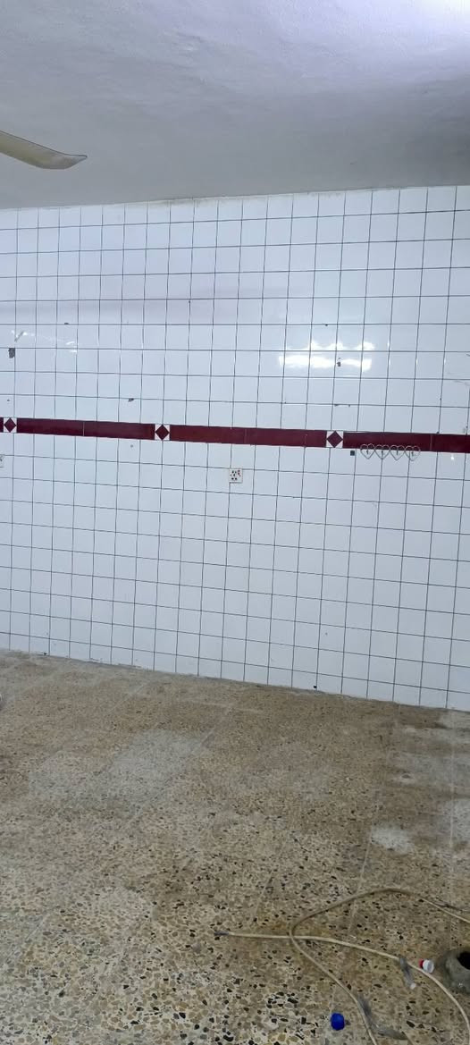 دار للايجار طابق ارضي حي التأميم بالقرب من زنود الست الحمداني مساحة الدار 250متر غرف نوم هول حمام مطبخ استقبال مخزن الدار سكني مخزن بدل الايجار 350/الف 
بي مجال/للاستفسار الاتصال على الرقم 
***********
***********
