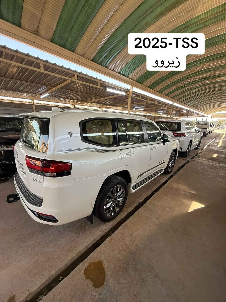 سلام عليكم للبيع لاندكروز 2025  TSS
 ماشيه 6000 رقم بغداد  عنوان الحله معرض الخير   واتساب فقط ***********
ملاحضه يوجد جميع انواع الموديل الحديث للاندكروز
