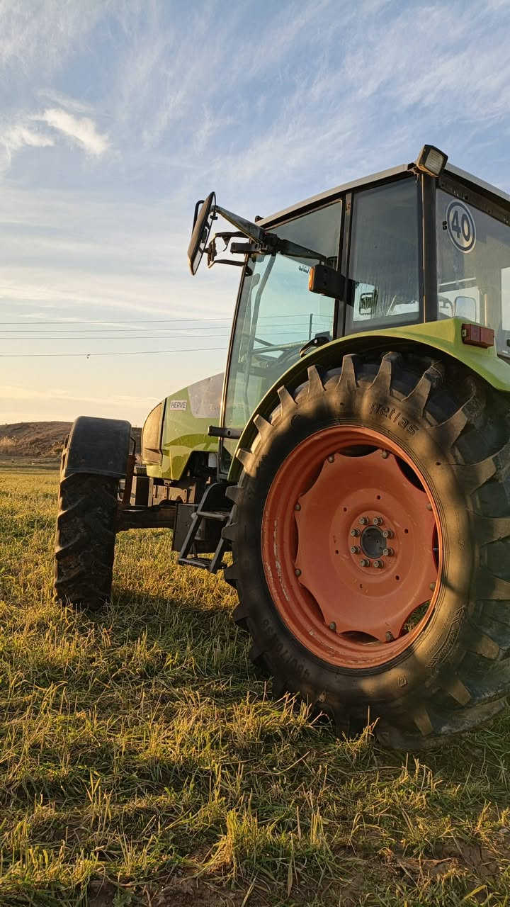 سلام عليكم كلاص موديل 2005حجم 100 سعر 20 مكان كركوك الستفسار رقم ***********
