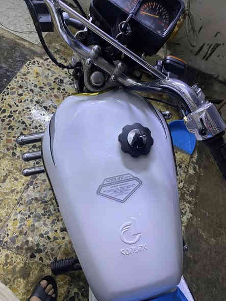 سلام عليكم دراجه نوع تايكر موديل ٢٠ اوراق كامله مكينه مكفوله تيرات جداد كهربائيات كلها شغاله سعرها ب٥٠٠ وبيها مجال بسيط حك الجيه مكاني بغداد الدوره وهذا رقمي ***********
