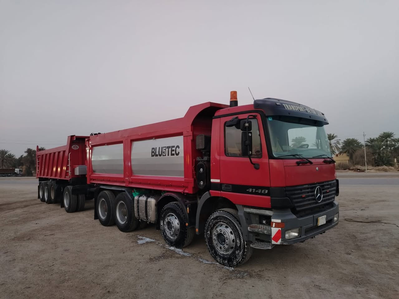 سلام عليكم اكتروز موديل 2001  بموديلها مامعلايه  حجم 4148  مكينه V8 .  سياره مربوطه قاطره ومقطوره    تحويل  ثاني يوم لاستفسار ***********
