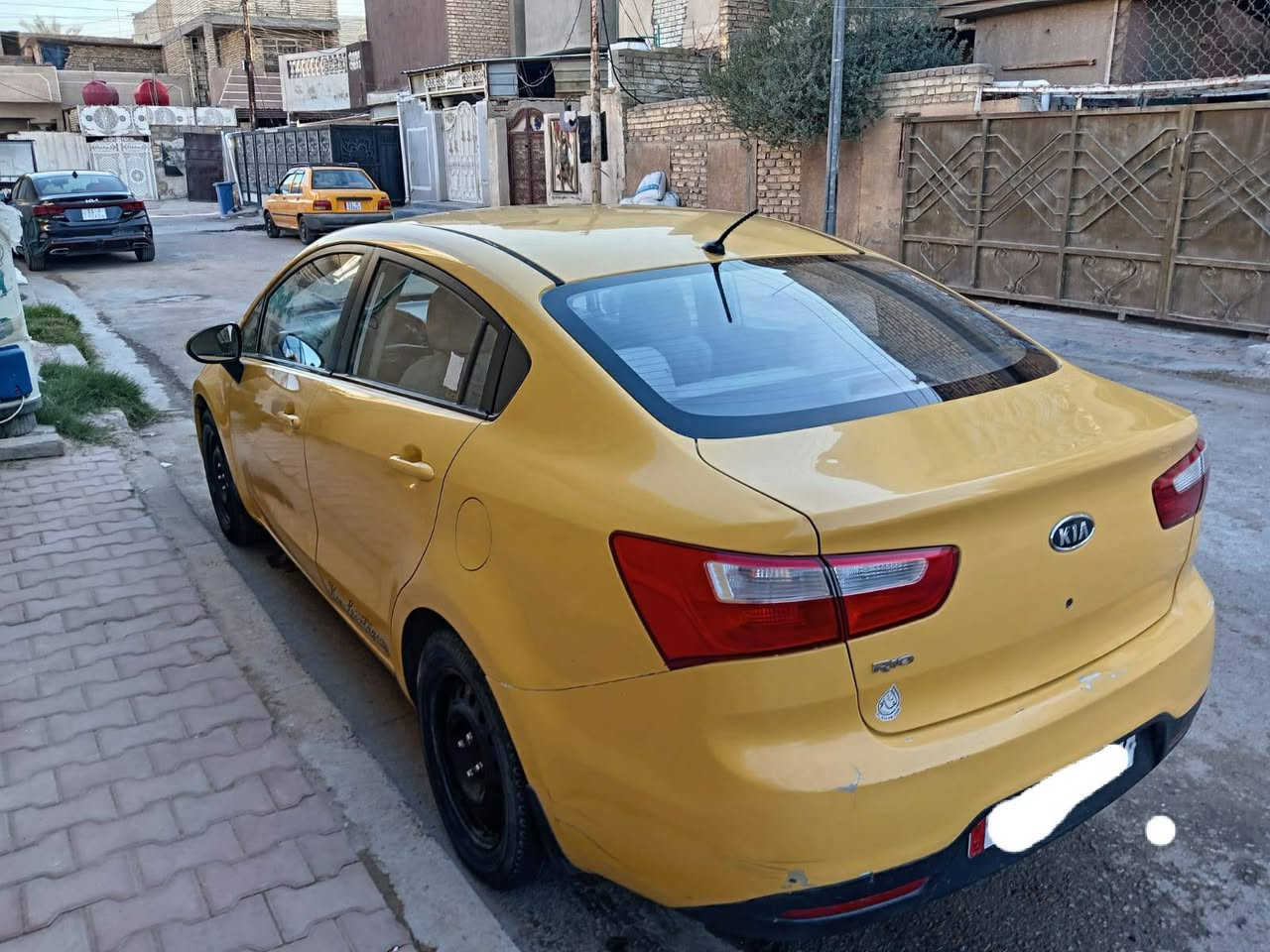 السلام عليكم للبيع كيا ريو ١٣خليجي محرك ١٦٠٠ دوش رقم أنكليزي سياره نضيفه بأسمي تحويل ثاني يوم والعقد مروري السعر ٧٧ بيه مجال قليل رقمي *********** بي واتساب
