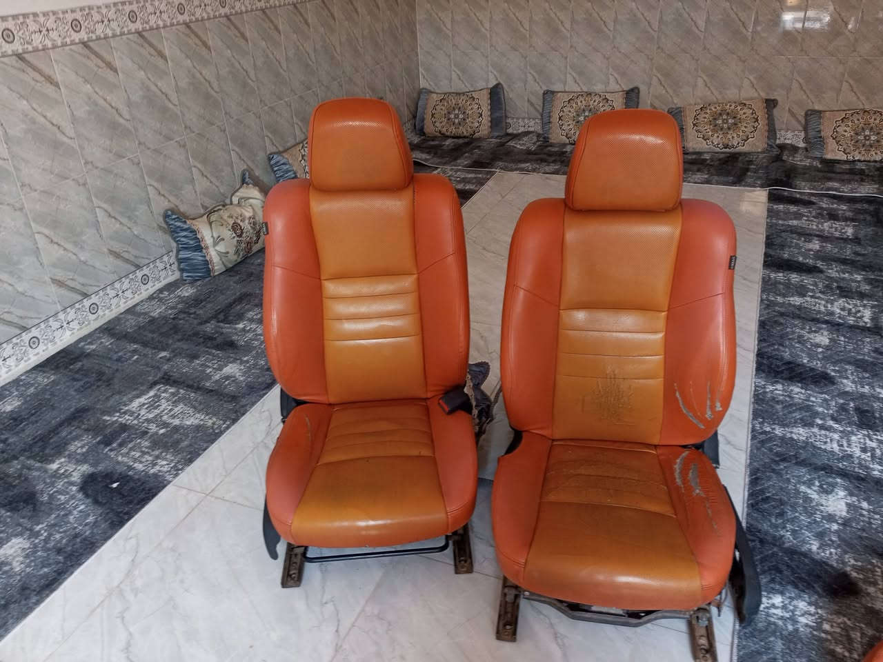 السلام عليكم غرفه حظن للبيع سعر 300 وبيه مجال  ***********/***********
