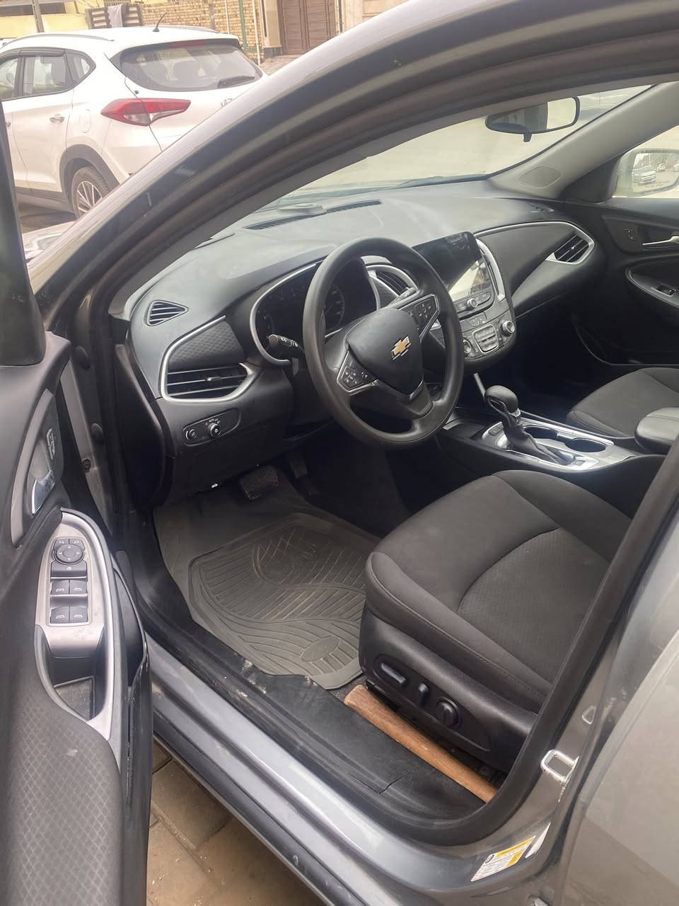 سلام عليكم ماليبو موديل 2024 دخول جديد اربيل بسمي فول موصفات LT فقط بنيد مصلح ضرر جدا بسيط صور الحادث بمنشور للون مميز محرك 1500تيربو 🚀حساسات رادار سايد بريك بصمه سعرها 137وبيها مجال الاستفسار *********** مكان ديوانيه
