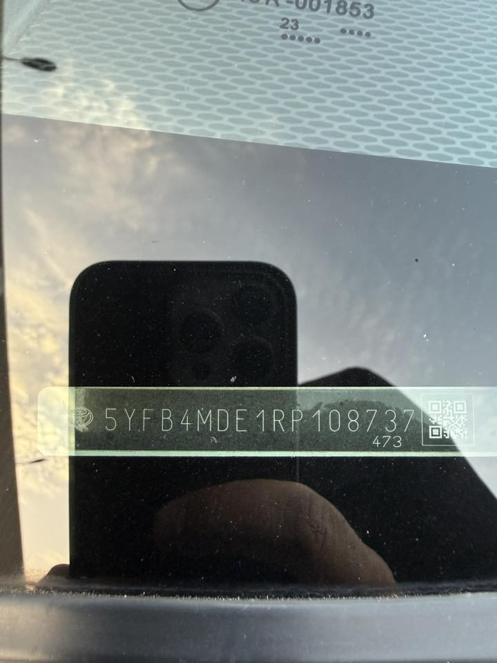 2024 Le حادث بنيد مبدل فقط وصبغ  شويه من الجاملغ
ماشيه 19 ميل قابلة للزيادة 
محرك  2000 
عندي باب بية بارد 
وارد امريكي
***********
