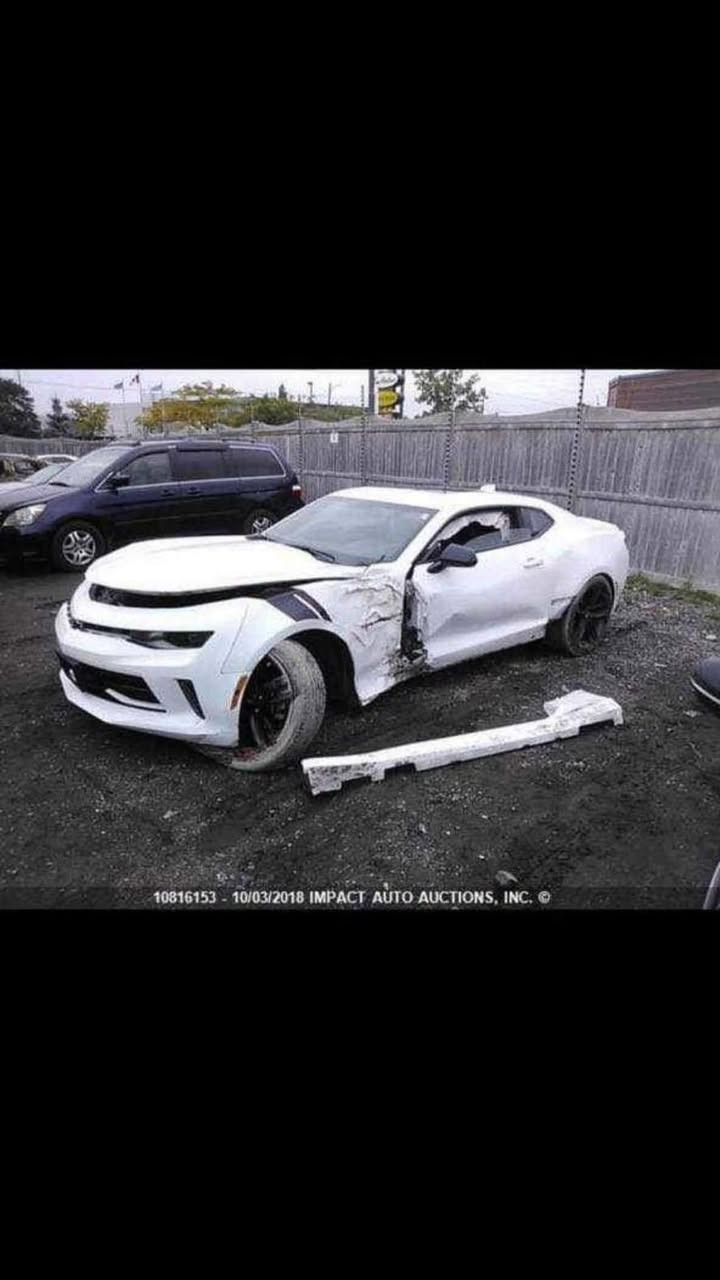 كمارو 2018  RS 6 نسخه (ريد لاين )
_مواصفات السياره 
_ويل تو سايز  20 ZL1
_شاشه كبيره  ام الد كار بلي
_كير 3 وضعيات قياده
_شفتات كير ستيرن  
_سستم سماعات بوس + دمام بلادي خلفي 
_لكزوز تحكم بالشاشه بلادي تفتحه وتطفي من الشاشه بي 3 _وضعيات  (اكتف لكزوز) بلادي
_تشغيل عن بعد
_وضعيات استيرن  تتحكم بيها بالشاشه 
_سكوب جامه خلفي 
_بصمه ابواب 
_تحكم مري جانبي جهتين 
_تحكم كشنات 4 وضعيات السايق والصدر  
_فتحه بالقماره كامل ونصف 
_سايد بريك بصمه
_كشنات جلد تدفئه +تبريد 
_تبريد مناخي جهتين السايق والصدر  
_مري جانبي بلاد سود 
_لد وحاجب امامي ودعاميه ومازدات ZL1
_بك لايت سموك 
_اشارات جانبيه سموك لد ترحيب 
سياره بسمي منقصها شي مكينه كير كفاله تدفئه تبريد وكهربائيات السياره كلشي كامل  صدرها 70% السياره مبيها نقص
حادث السياره رافقه وي الصور   سعر السياره130$
*********** اجاوب واتس واتصال
