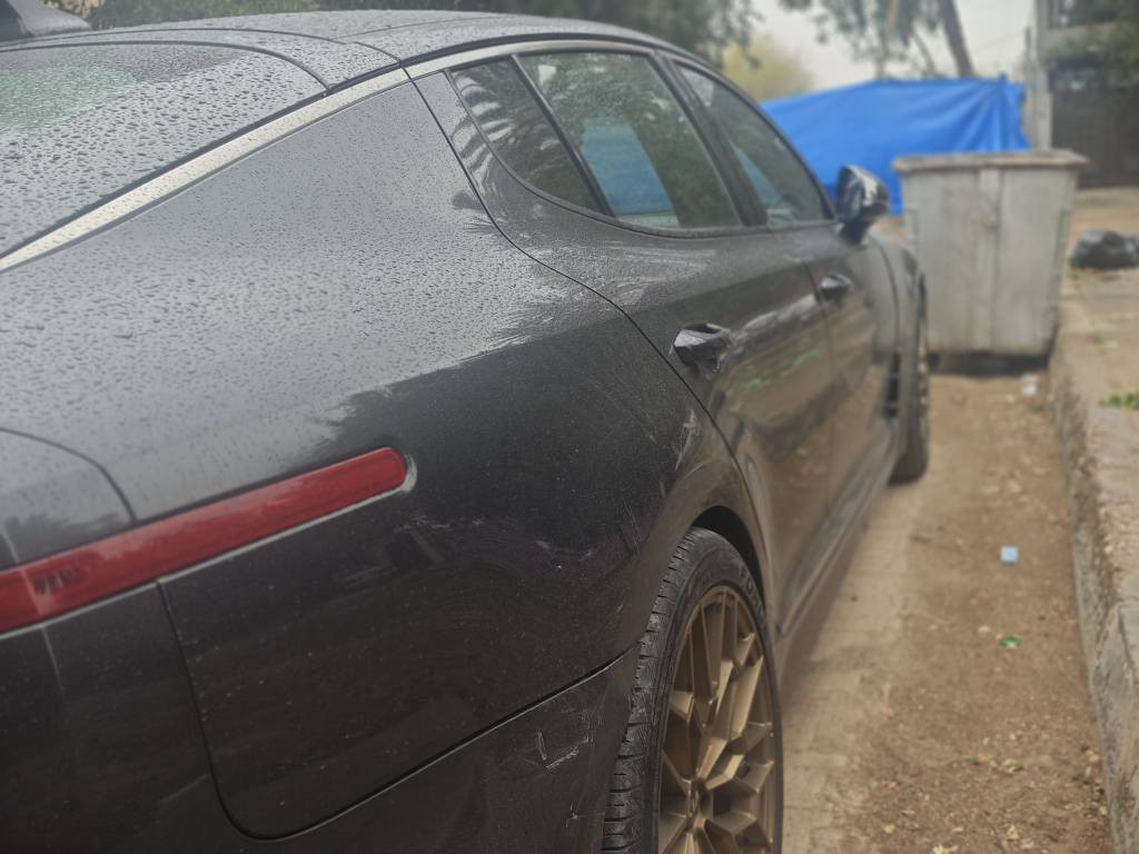 فرصة مميزة لعشاق السيارات الرياضية الفخمة ✨
Kia Stinger 2021 GT-Line أداء رياضي وتصميم أنيق يجمع بين القوة والراحة.
📍 المواصفات:
موديل: 2021
النوع: كيا ستنكر – GT Line
المحرك: 4 سلندر تيربو
الرقم: أربيل
اللون: نفطي مميز
الممشى: 83 ألف ميل
⚙️ التجهيزات والمميزات:
سقف بانوراما
مقاعد جلد مع تدفئة (Seat Heating)
نظام Auto Stop لتوفير الوقود
شاشة كبيرة متعددة الوظائف
شاحن لاسلكي (Wireless Charger)
حساسات وكاميرات
نظام قيادة رياضي
تايرات  حجم 19طسة ناعمه Two Size رياضية
🔧 الحالة:
حادثها جاملغ جهة الراكب وتم إصلاحها
إيرباغ الستيرن فقط طاك وتم إرجاع سستم السيارة
السيارة إدامة كاملة
كير بدون أي نقص
دهن نظيف مع نانو كوتينغ (Nano Coating) لحماية الطلاء
السيارة جاهزة طخم تايرات تو سايز ويل فاخر 1500دولار 
دهن كير جديد إدامة كاملة
💰 السعر المطلوب:
185 دولار وقابل للتفاوض للجادين.

📞 للاستفسار:
***********
📲 واتساب متوفر بغداد, العراق
