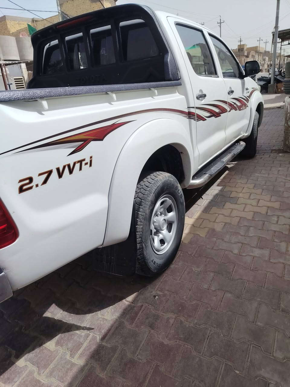 سلام عليكم هايلوكس لبيع موديل 14 كير عادي بيه باردات بدون صبغ  ومعجون منعده الباردات مكفوله تخم تاير حداديه فول السياره مكينه وكير كفاله رقمه دوانيه نكليزي صار 15 م̷ـــِْن جددت سنويته تحويل ثاني يوم سعر 170 وبيه مجال عنواني واسط  الكوت *********** واتساب
