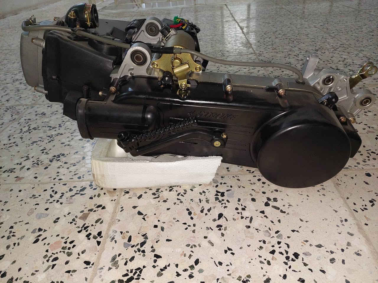 سلام عليكم محرك  gy6 150 cc  هذا محرك يجي كسر كارتون وليس مستخدم يرهم الجميع الدراجات الصيني عام الي شيالهة من فوك ويوجد خدمة توصيل لكل محافظات 
***********
