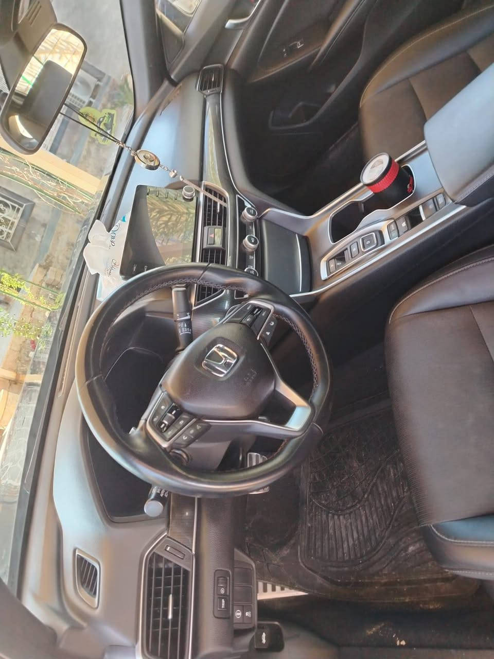 سلام عليكم للبيع فقط  اكورد موديل 2022 سياره مابيه اي نقص ماشيه ٢٢ الف مكان سياره الأنبار حديثه
***********
