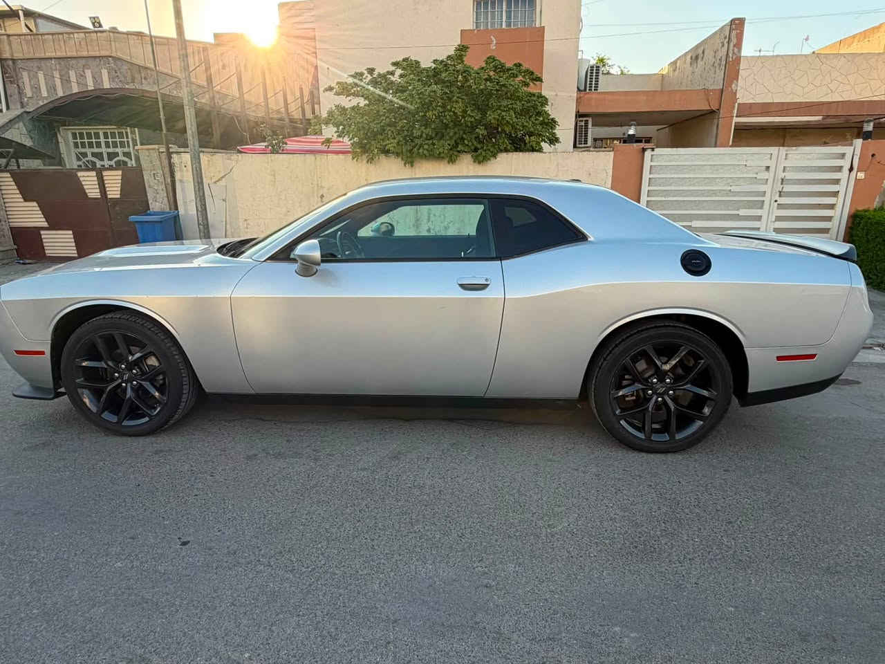 للبيع  جالنجر  موديل 2022 فئة SXT 

رقم بغداد الجديد  شرط التحويل 
ماشية 46 ألف ميل  
مكينة 3.6L V6   بانزين كلة محسن شرط مكفول كير ومكينة 
الحادث جاملغ السايق والبنيد محدث يعني قطعتين 
كل صور وتفاصيل مال امريكا عندي وتقرير وسونر  واذا تريد رقم الشاصي هم ادزلكيا

بصمة تشغيل عن بعد 
شاشة وسط كاري بلي 
تحكم ستيرن  
كامره خلفية + سنسرات  
نظام توفير وقود  
وضعيات قيادة  
مرايات كهربائية  
ABS + تراكشن
منطومة  داش كام 2k كاميرا أمامية وخلفية من شركة DDPAI N5Dual  تريد تشتريها تريد اخذها بكيف المشتري لان ماخذها 200$ 

السعر/  188 $    وبيها مجال بسيط للشراي 
ماعجبتك السيارة شفتهه غالية اعبرها فدوة الك وادعيلنة بالرزق لاتكسر بحلال العالم  
العنوان / بغداد زيونة  

الرقم/ ***********
