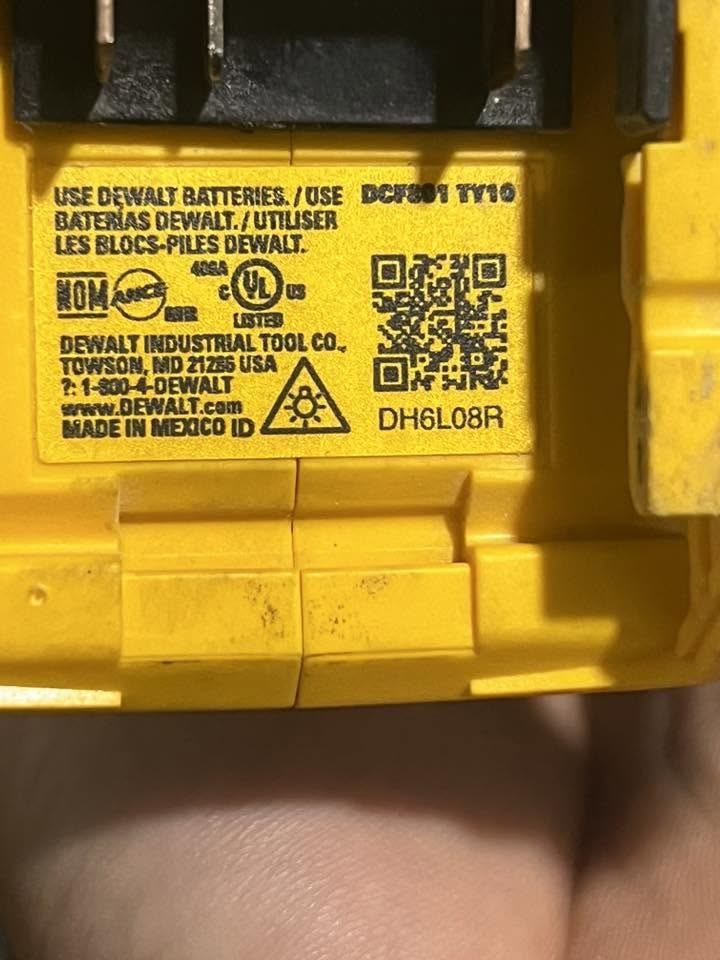 السلام عليكم  كل القطع مستخدمة اصلية وكالة مع وصل الشراء استخدام منزلي من ماركة DEWALT 

امباكت 12 فولت بروشلس موديل DCF801

ثقب همر 12 فولت فتح شد بروشلس موديل DCHO72

بطارية 12 فولت 3 A
بطارية 12 فولت 5 A 
شاحنة من 12 فولت الى 20 فولت موديل DCB107
سيت لبة دي ولت اصلي 

قيم واخلي سعرك


**إذا كنت صاحب هذا الإعلان وتريد حذفه لأي سبب، رجاءا أرسل رسالة إلى الدعم الفني**
