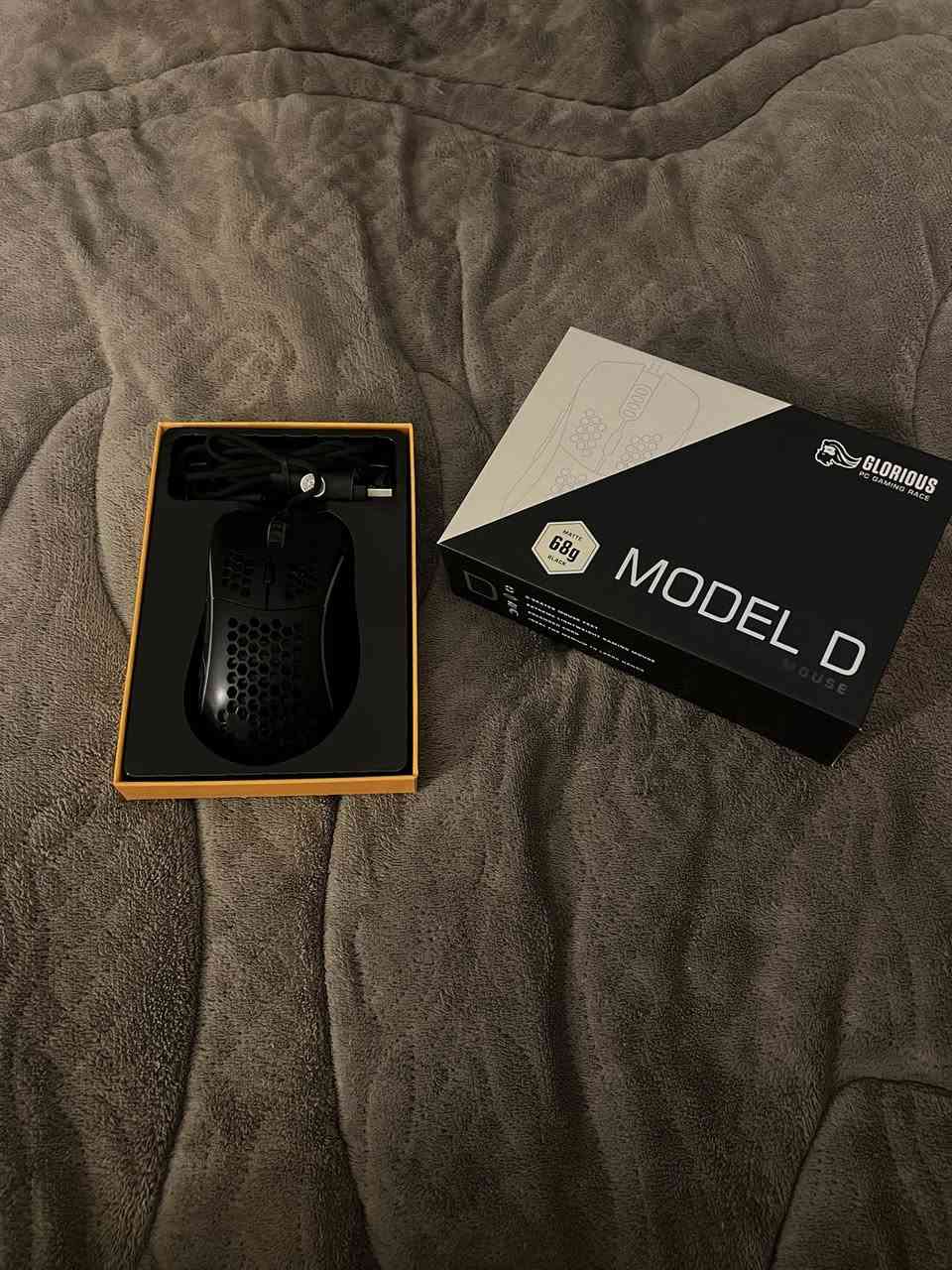 ماوس كلوريوس  وزن 68 gGlorious Model D أصلي
وزن خفيف 68g
مستعمل استعمال نظيف جداً
وبعدة وية الملحقات وغير ملموسات
يشتغل 100% بدون مشاكل
مثل ما موضح بالصور

💰السعر: 65,000 وبي مجال بسيط 
📍المكان: بغداد ، علي الصالح
تواصل خاص او واتس:***********
