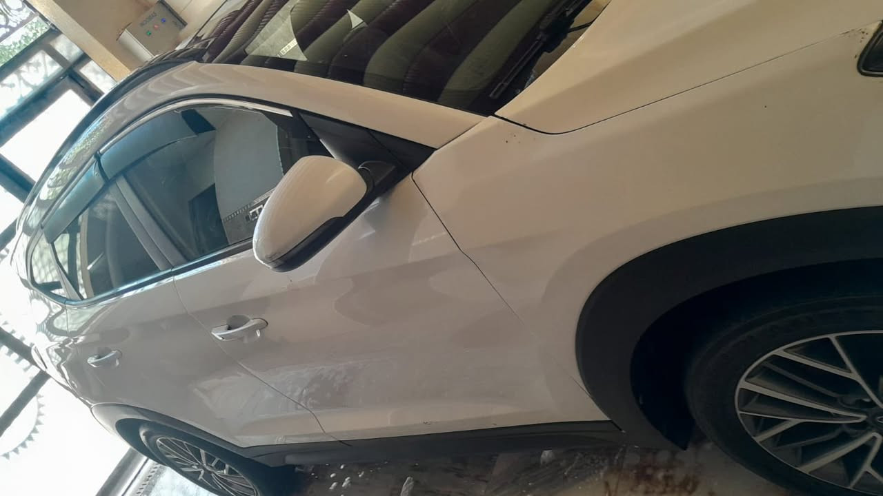 سلام عليكم هونداي توسان وارد كوري بيه مدكر وبنيد  موديل ٢٠١٩ فول مواصفات بنوراما كاز مري شفط تحكم سترين كامرة خلفية حساسات خلفي امام ٣٥٠ درجة بصمة تشغيل  اشاير جانبية سعرة ١٥٠ وبية مجال للشراي العنوان بصرة الزبير المربد الرقم ***********
