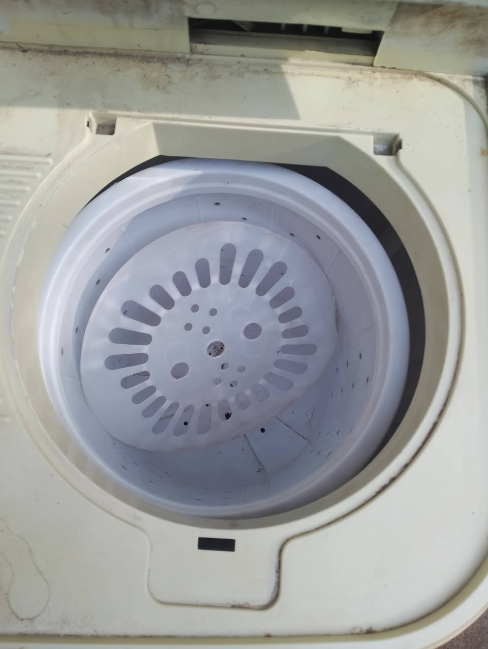 ‏‪***********‬‏ 
صوبه جديده 
غساله شغاله 
مكاني بغداد منطقه الباويه على شارع العام 
‏‪***********‬‏
