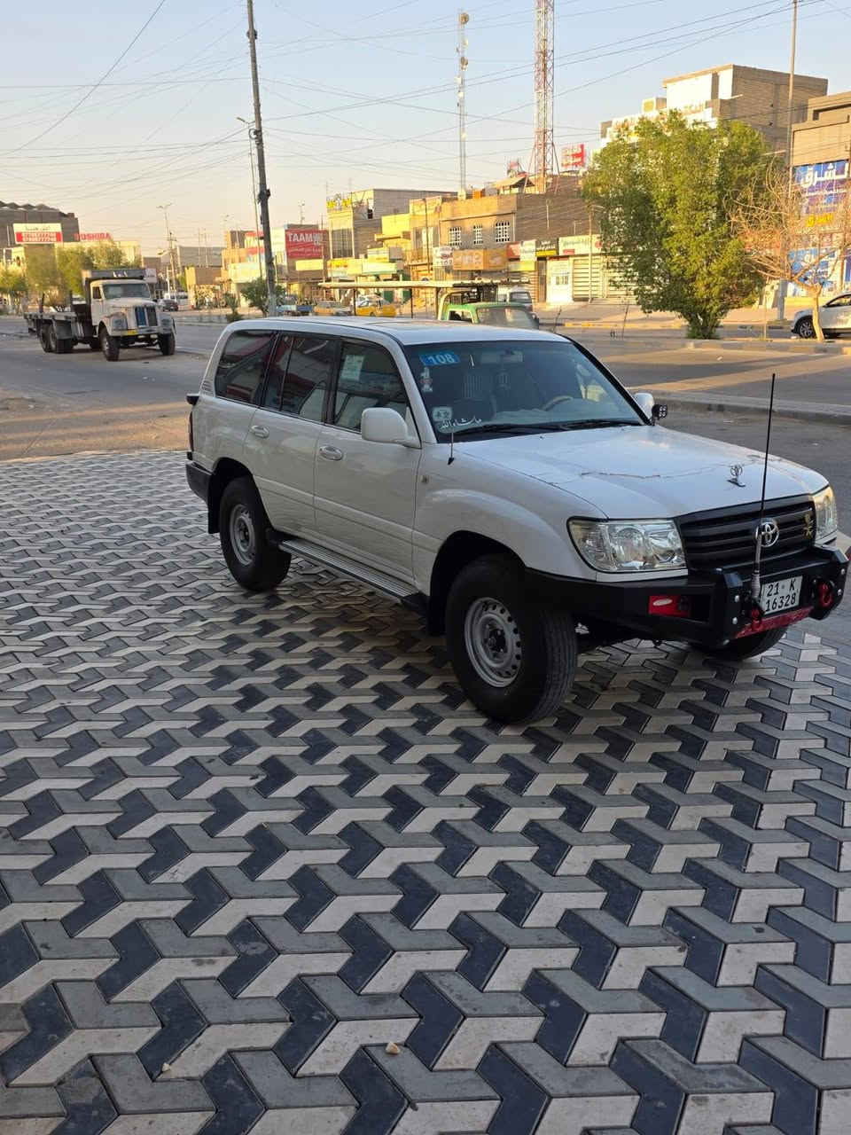 لاندكروز قطريه اصل كير اوتوماتيك كفاله عامه فتحه سقف تبريد خلفي ثلاجه تحكم ستيرن كشن كهرباء فول لخير سياره كفاله عامه شراي تصل لا نراسلني *********** مكان نجف ***********
