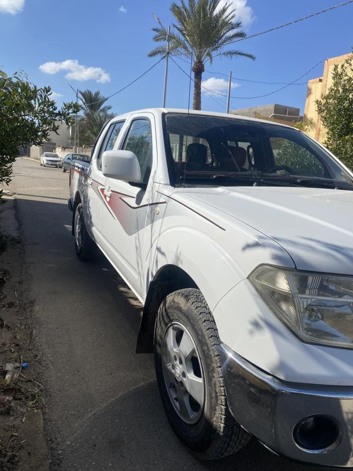 سلام عليكم للبيع نيفاره مديل 14 كير اوتماتيك رقم اربيل مكفوله من ولتبديل مكينه مفتوحه لاتبخير ولاتنقيص  حداده جديده تخم تاير جديد  تبريد ثلج السياره جاهزه من كلشي مناقصه شي السعر  125 مكان واسط الزبيدية السياره  للاستفسار ***********
