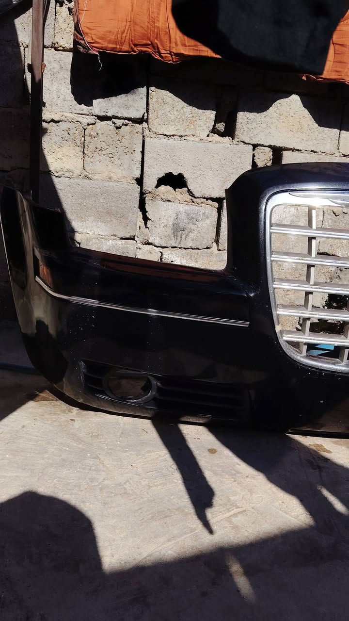 السلام عليكم دعامية اوباما 2010 شباك بلادي اصلي دعامية ابلادي موبر عوزهة صبغ مابيهة  لا كسر ولا شي عووزهة بس صبغ جديد البيهة مگشر السعر 150  العنوان بغداد البياع ***********
