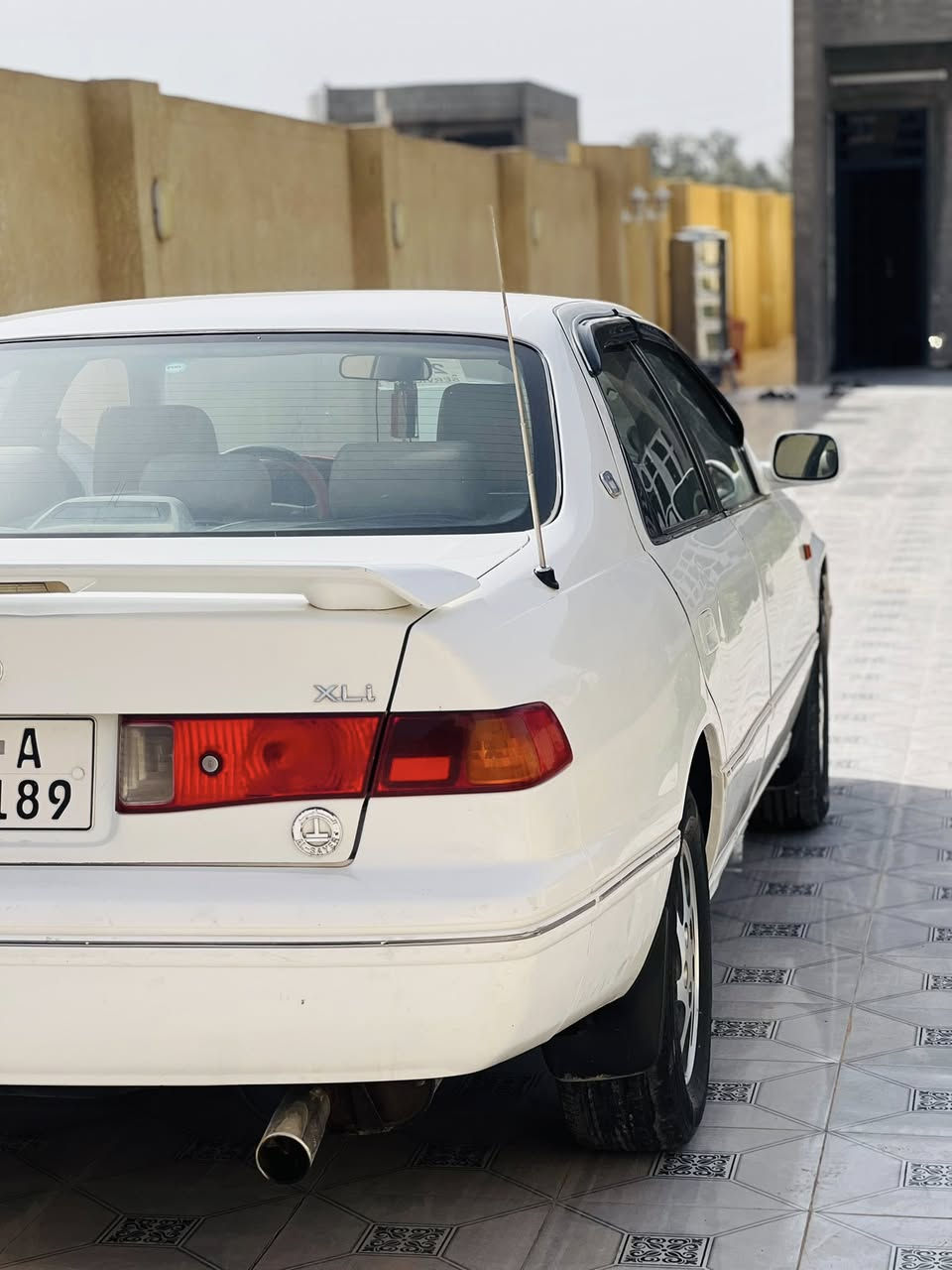 السلام عليكم/ كامري 2002 للبيع قطعتين صبغ فقط للاتصال ***********
